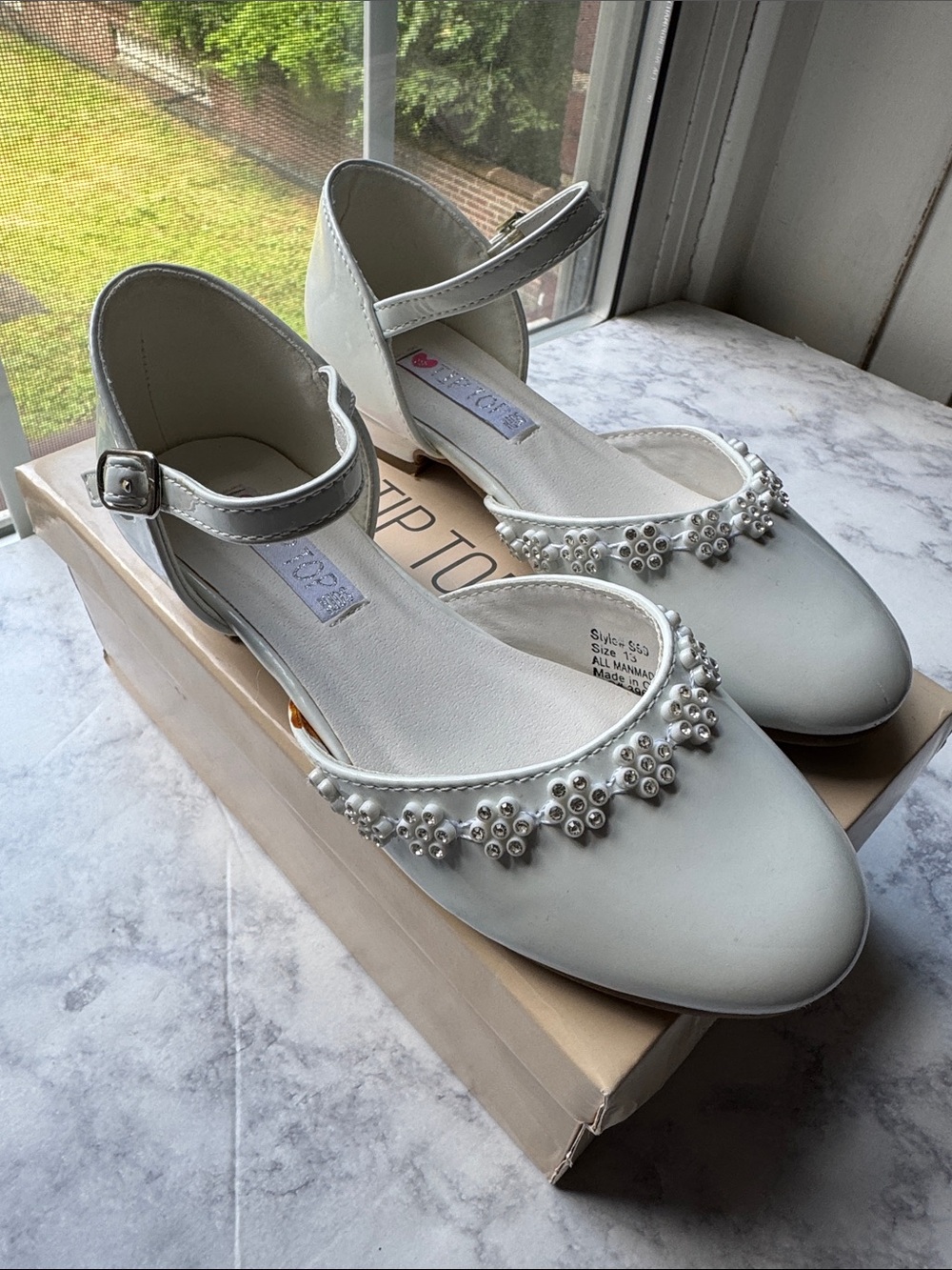 Tip Top Kids White Girls Dress Shoes with Pearl Accent